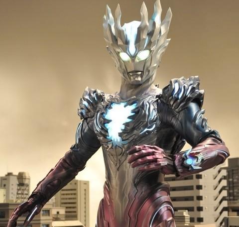 奥特银河|假如奥特银河格斗3把赛迦逼出来了，小金人是会选择逃跑还是迎战