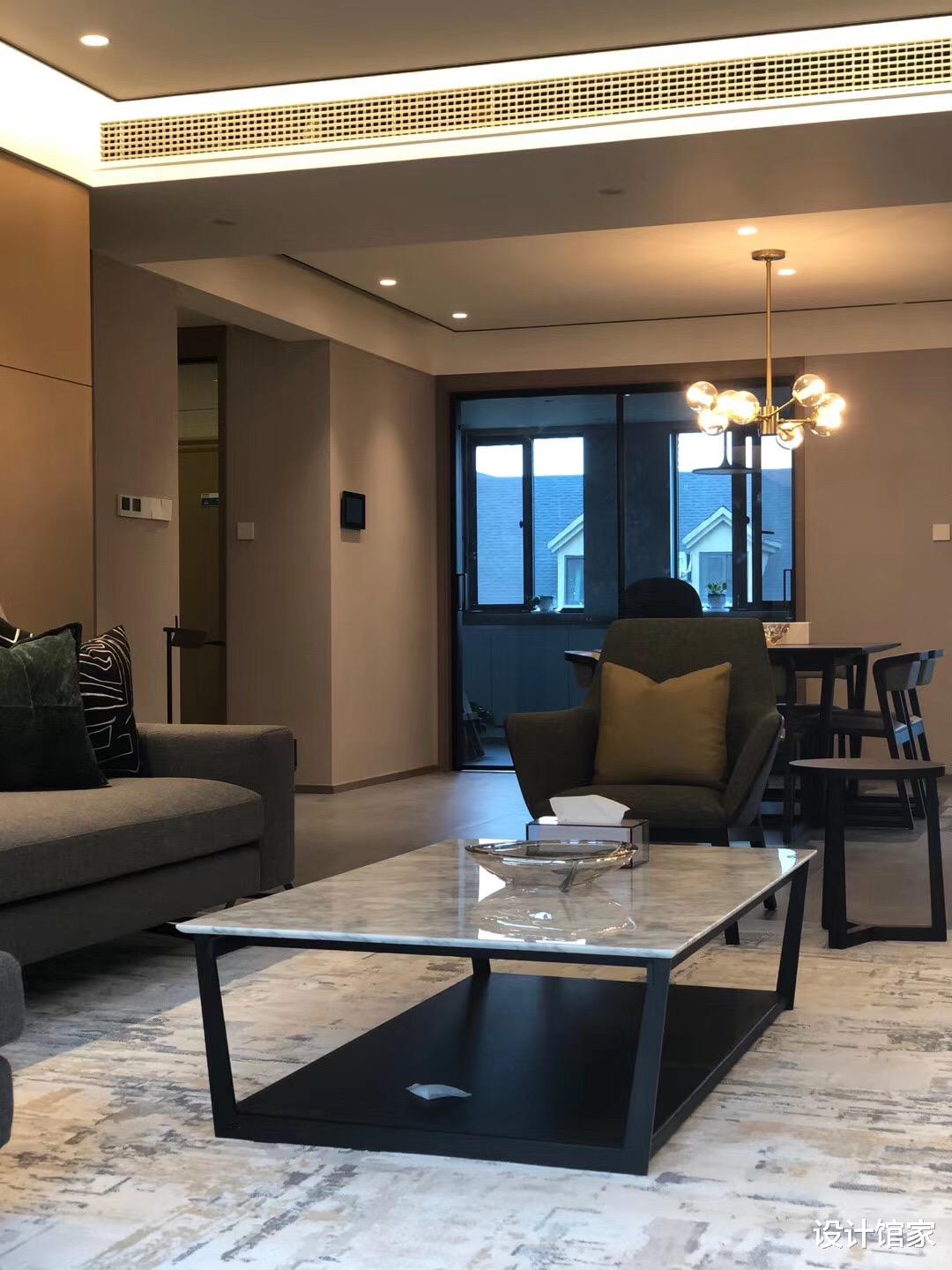 160㎡极简轻奢风,一半生活一半艺术,让人百看不厌