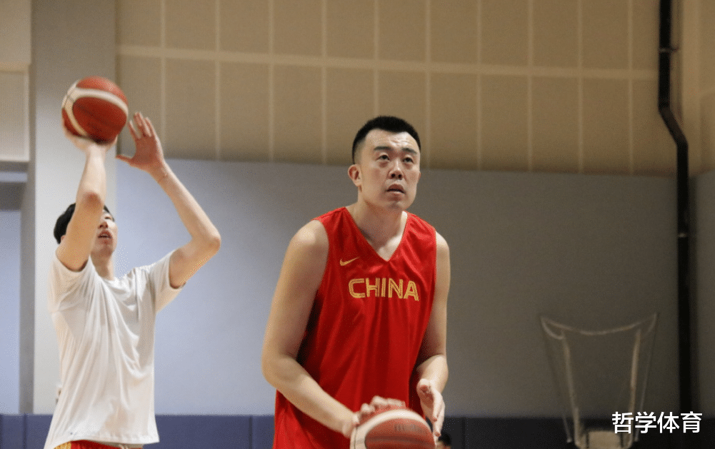 中國男籃|中國男籃12人大名單預(yù)測！易建聯(lián)和郭艾倫領(lǐng)銜，韓德君或被裁掉