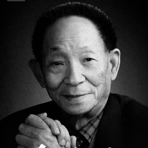 穿帮镜头|艺人万梓良到长沙送别袁隆平，成首位到现场艺人，笑容满面遭质疑