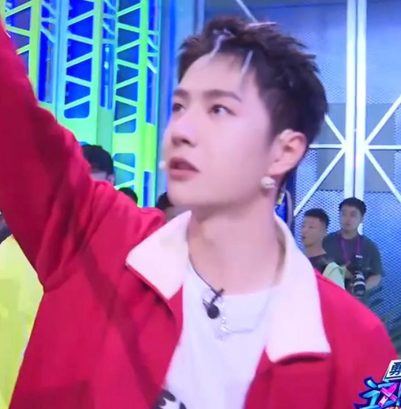 王一博|王一博这就是街舞4,王队长就是帅得特别的,得劲儿!如鱼得水!