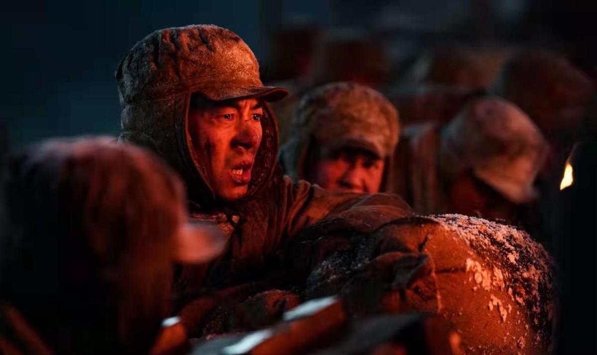 长津湖|《长津湖》演员打了多少“浓妆”男明星的脸？给你们看看啥叫男人