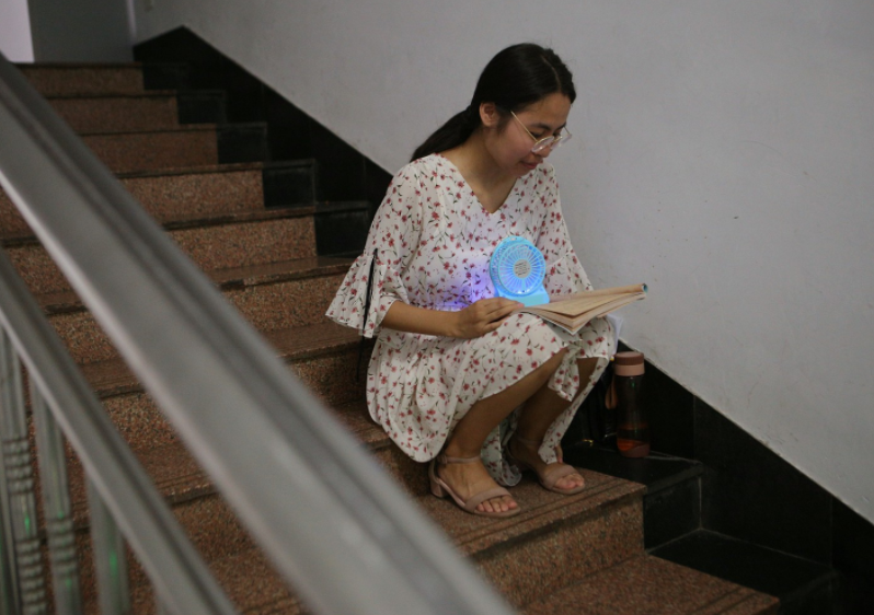 扎心|读研3年和工作3年，哪个更有前途，导师的话虽扎心却很真实