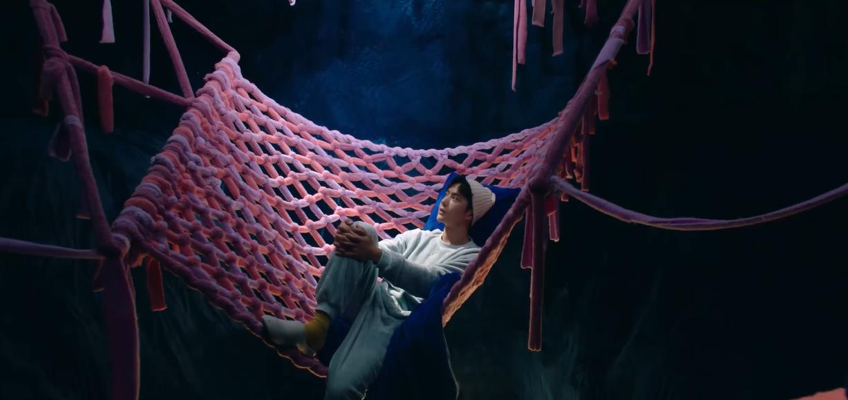 蕉内|蕉内官宣王一博彩蛋诚意满满；植村秀见面会“移花接木”不攻自破