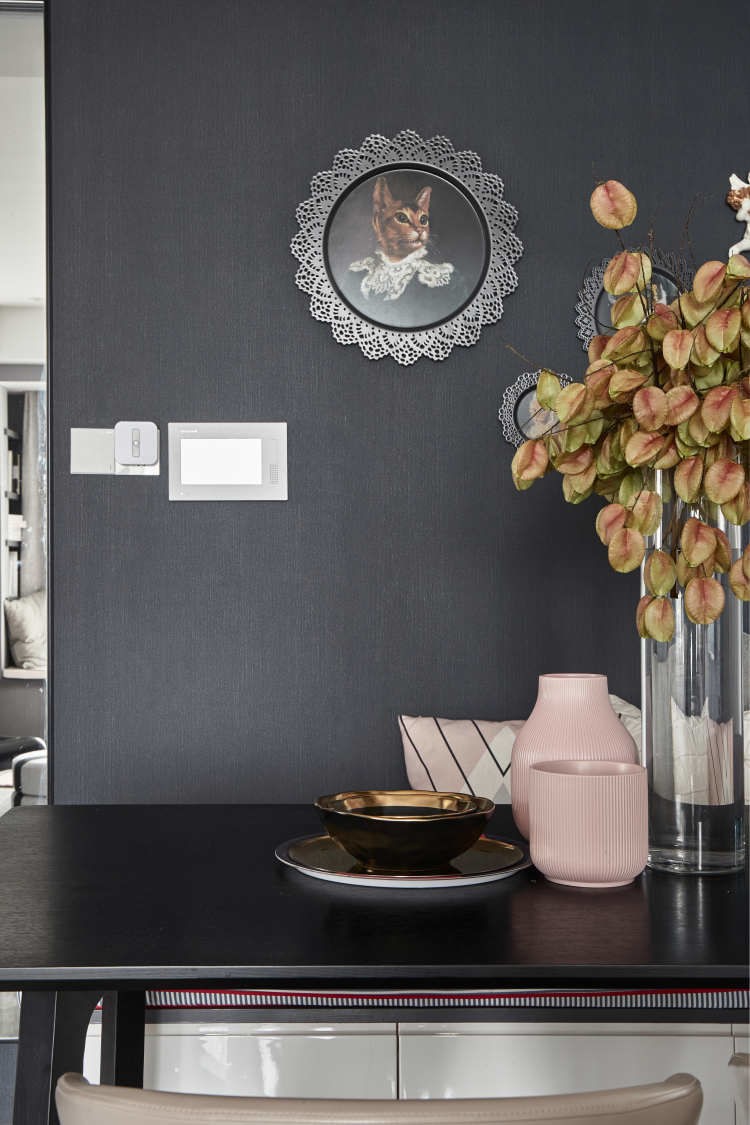 高级灰加烟粉的绝美搭配，寒冷的冬日，她家的颜色一定能暖到你！