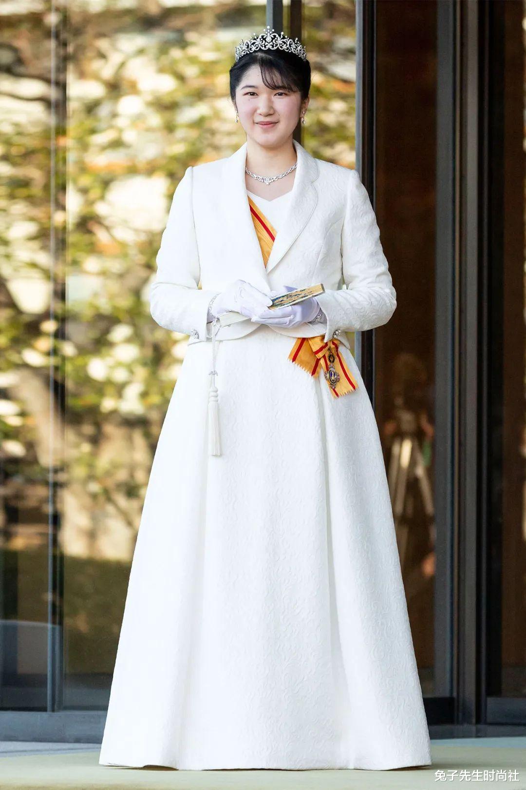 爱子公主|日本爱子公主成人礼好美，真是女大十八变，不负母亲雅子好基因！