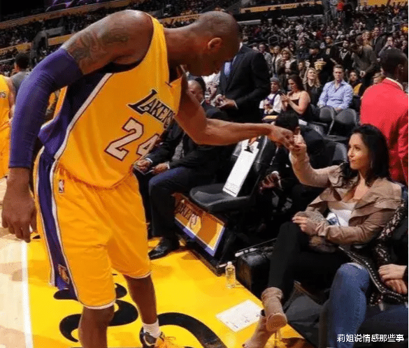 科比·布莱恩特|520刚过，妻子一科比张亲吻照引争议：果然，她装不下去了！