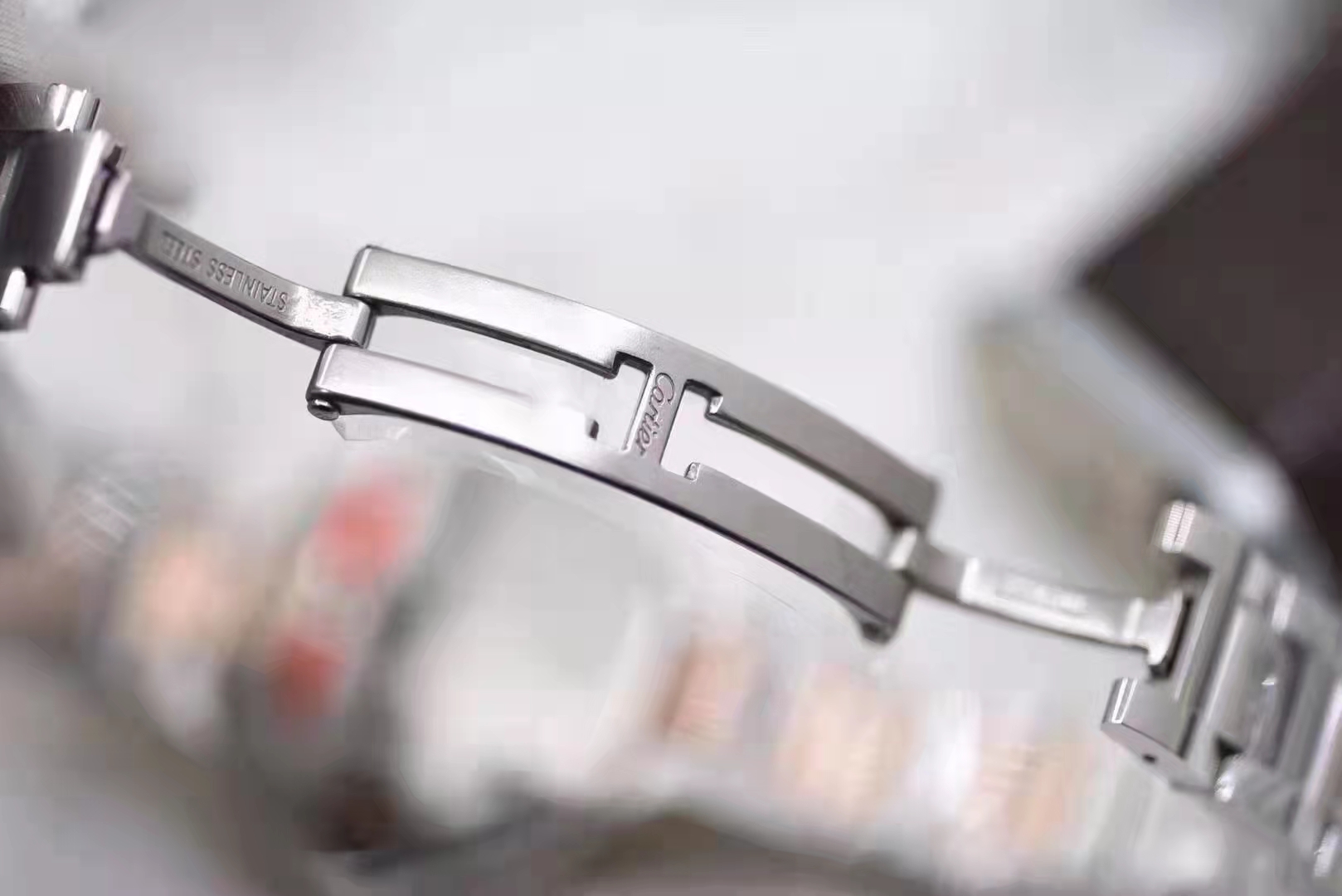 小墨说表 小墨说表：一千多元的V6厂v7版卡地亚蓝气球到底有多牛，尽然可以闯专柜？