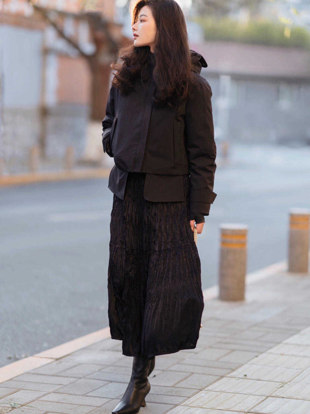 何有强 冬天穿衣还得是黑白配，百搭精致不挑人，关键是穿再久也不会过时