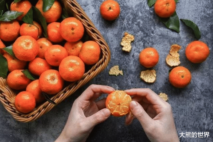 吃桔子别扔掉桔皮,蒸一蒸晒一晒,不用花钱好处还很多,建议收藏