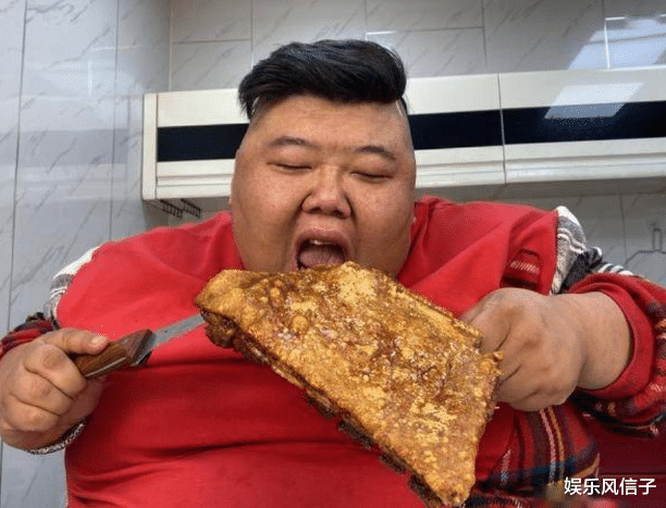 网红胖猴仔近况堪忧，干活越来越吃力，回复网友评论很心酸