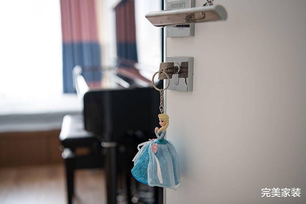 纯白装点日式三居室,用极简线条描绘生活,享受简单的快乐