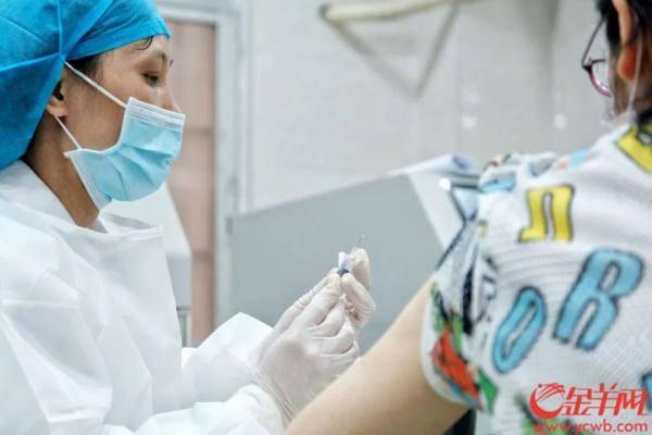 羊城派 @在粤台胞：在线申请登记接种新冠疫苗看这里！