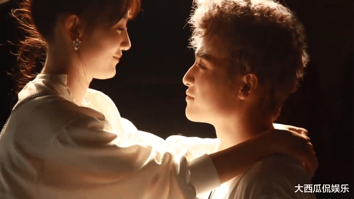 李路|新一部奇幻爱情剧来袭，毒舌自恋老板爱上职场小透明，男主竟是他