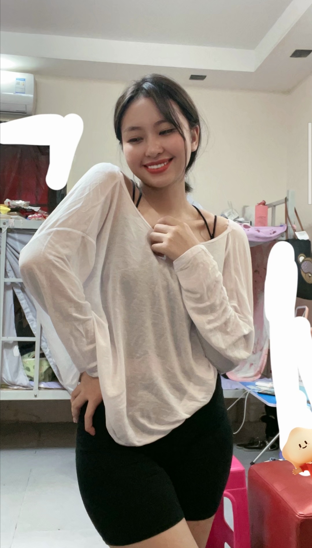 27君|宽松半透大T恤配上紧身短裤，修身又性感！