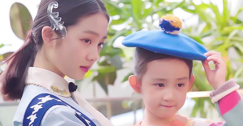 黄忆慈|黄多多颜值从小被夸到大，不曾想，妹妹黄少艾才是个“明星脸”