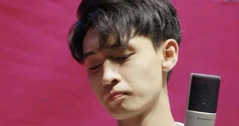 杜星霖|秦霄贤：央视点名表扬，迷恋高圆圆频上热搜！德云出身被质疑忘本