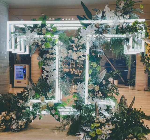 鞠婧祎|肖战遇新挫折！话剧演出公然遭痛批，观众纷纷为他抱不平