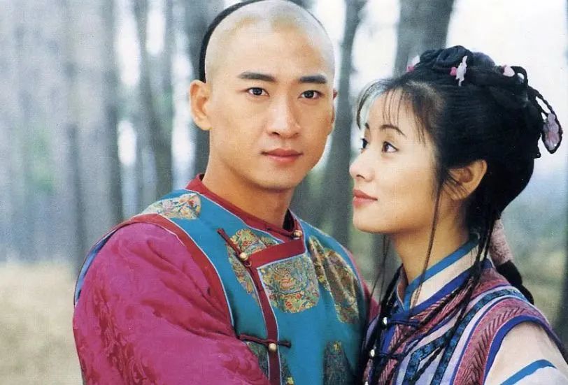 周杰|周杰下场回应：自己是同性恋，有人想搞自己，网友留言回复了寂寞