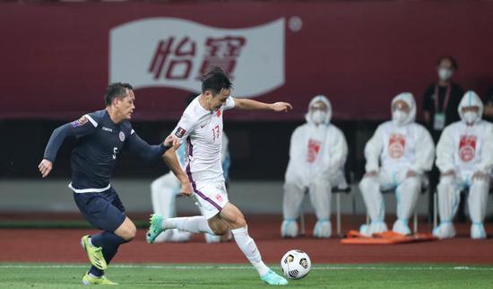 李铁|李铁首秀大败笔，不是替补上阵的明天，而是首发出场打入1球的他