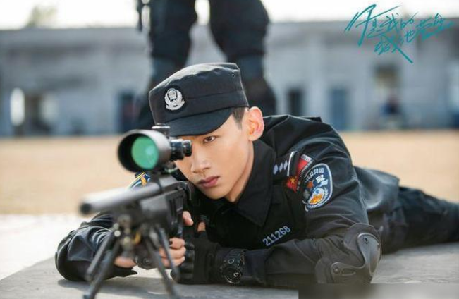 谭松韵|最新华语男演员影响力排名：两大顶流重回榜首，龚俊跌出前三