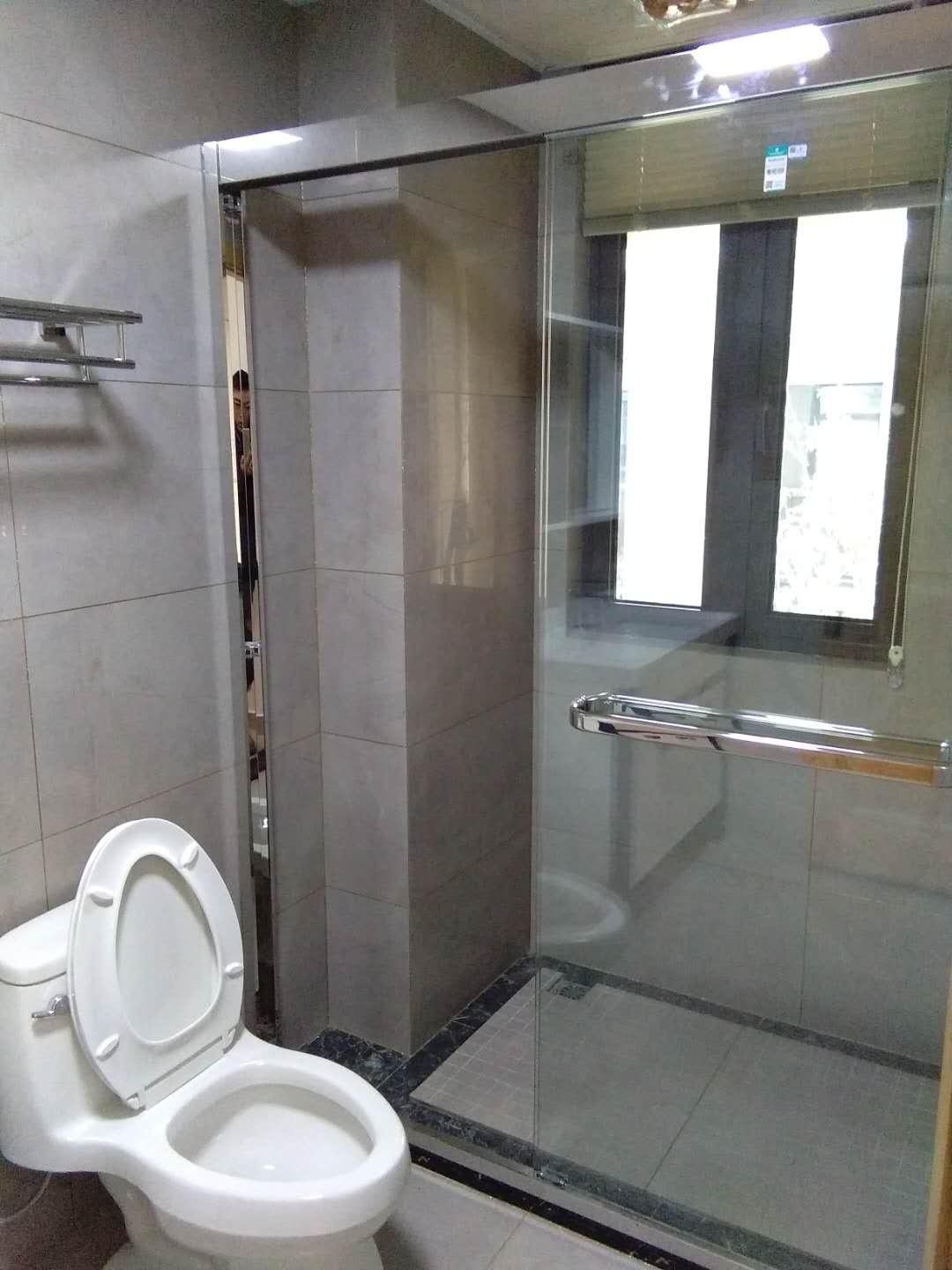 |新房装修好还没布置完，朋友们参观后都说漂亮