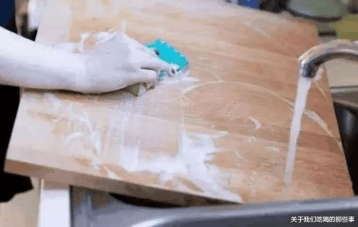 食盐|木砧板、竹砧板、塑料砧板，哪种好？区别大，选错了“病从口入”