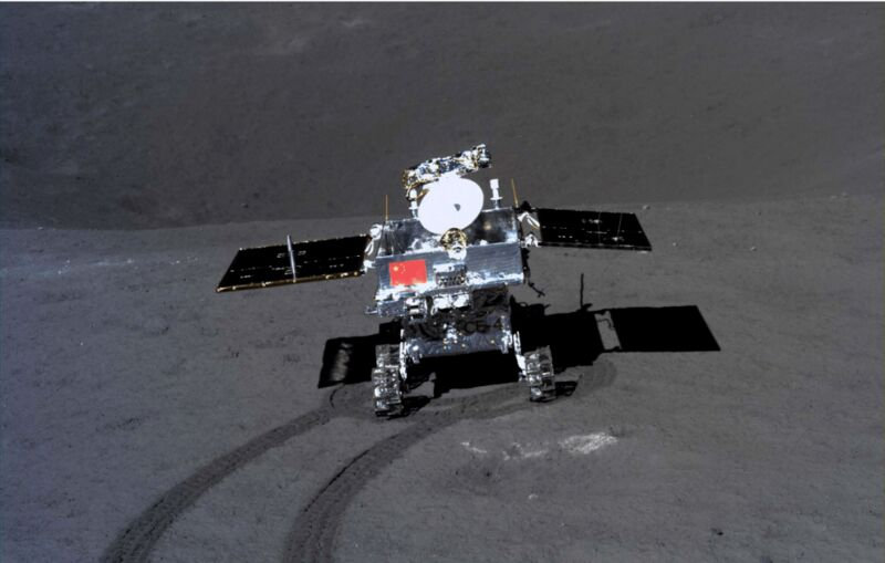 科学家 嫦娥登月，对月球尘埃深入研究