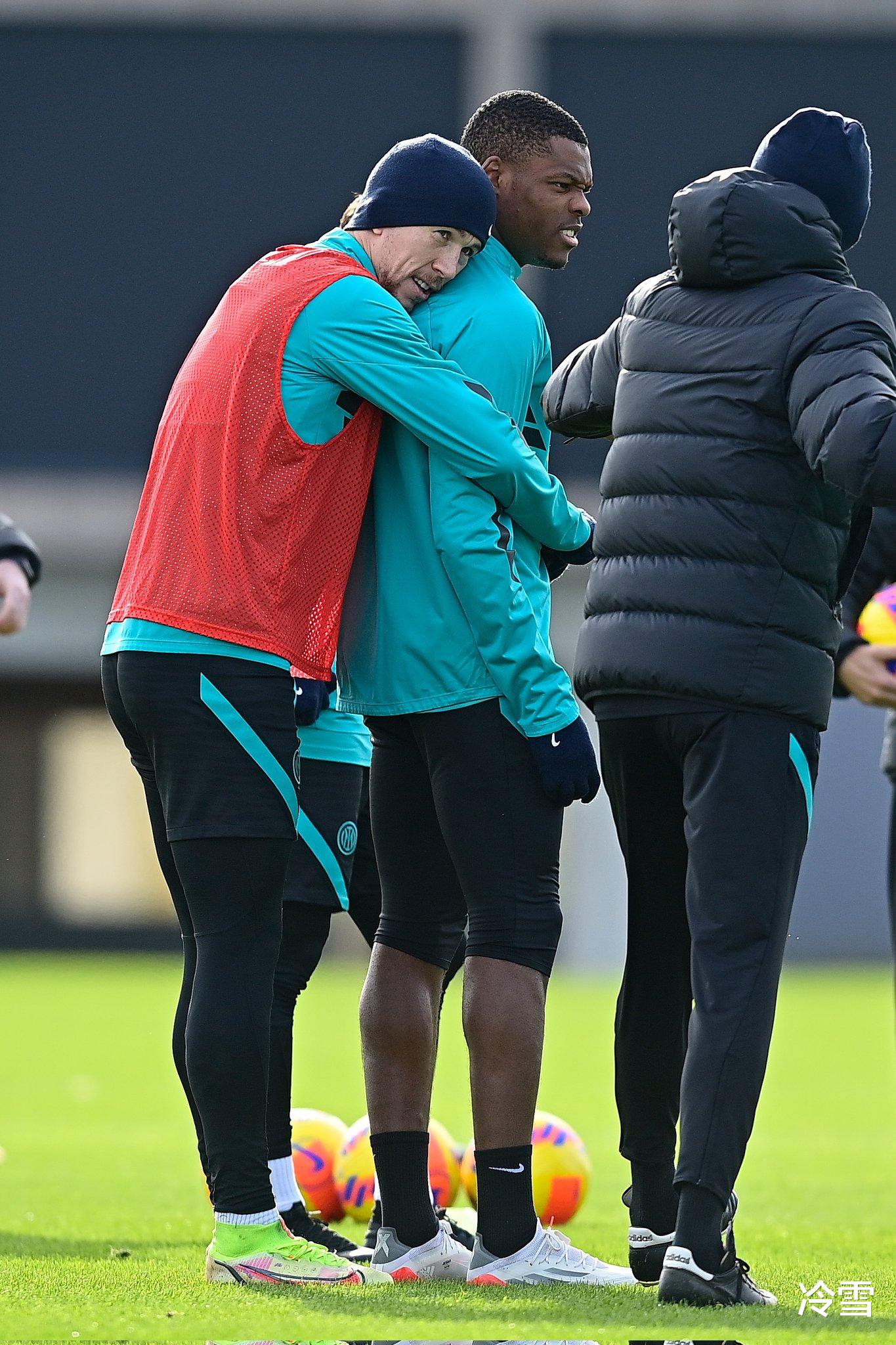 萊萬(wàn)|國(guó)米落難飛翼拒絕復(fù)制2300萬(wàn)先生之悲劇 亮出四大信號(hào)沖擊上位