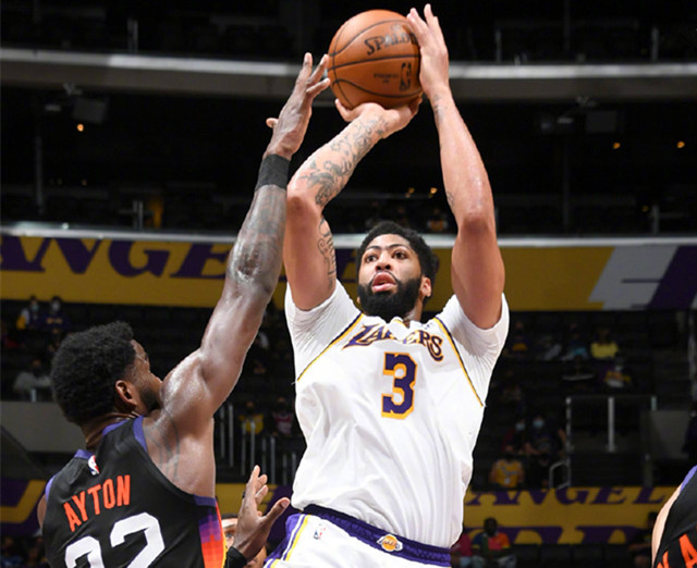 詹姆斯·哈登|双詹归来！NBA终于完整了！詹姆斯即将复出！哈登：巧了，我也是