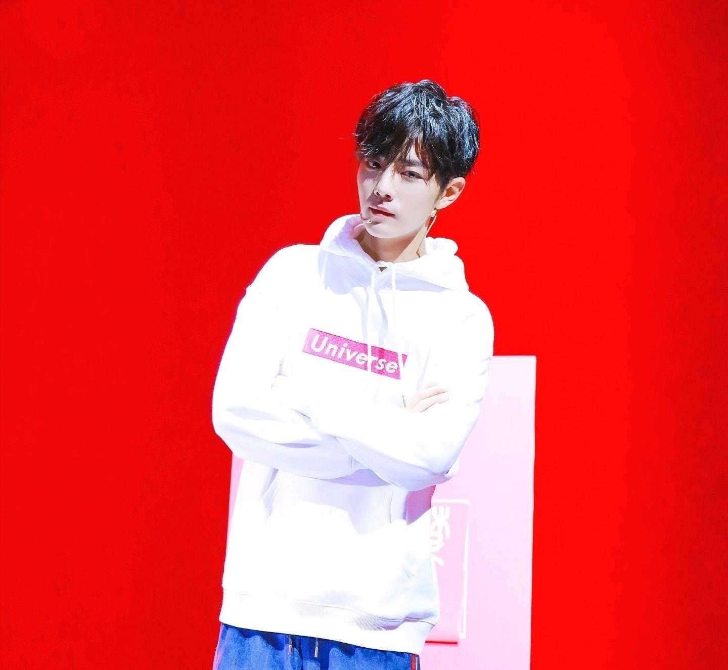 秦岚|肖战粉丝向主持人投稿，想要“如梦”门票，对方直呼努力也得不到