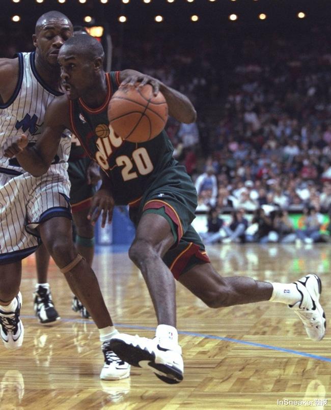 加里·佩顿|经典球鞋回顾-“手套”加里·佩顿职业生涯上脚20款战靴