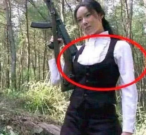 穿帮镜头|史上最穷剧组的穿帮镜头，经费确实很短缺，这个头套已经假到没朋友了