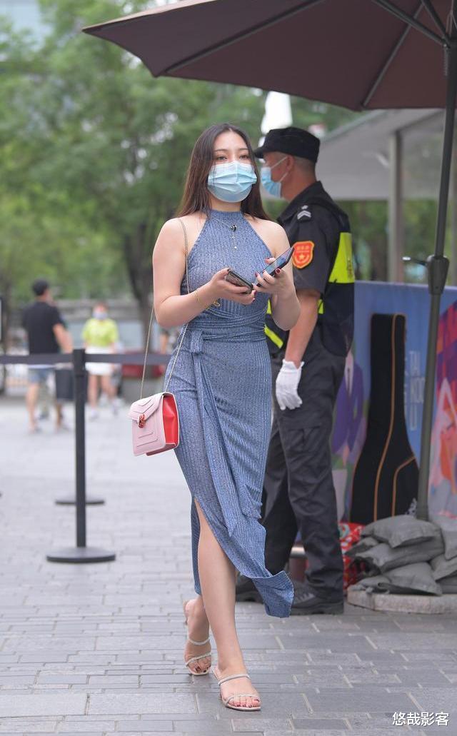 长裙|微胖身材穿连衣裙，试试长裙+细跟凉鞋，修身显瘦还能提升时尚度