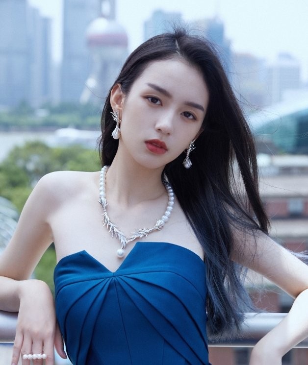 时髦圈儿|10位「95后小花」，关晓彤赵露思周也张子枫，你站谁？