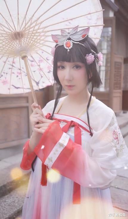 娄艺潇|出道即是收视女王，将一手好牌打烂的“胡一菲”娄艺潇！