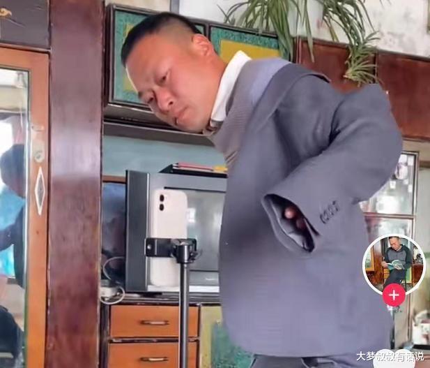 邱淑贞|李子柒消失“张同学”横空出世，穿五指袜直播...网赞：这才是生活