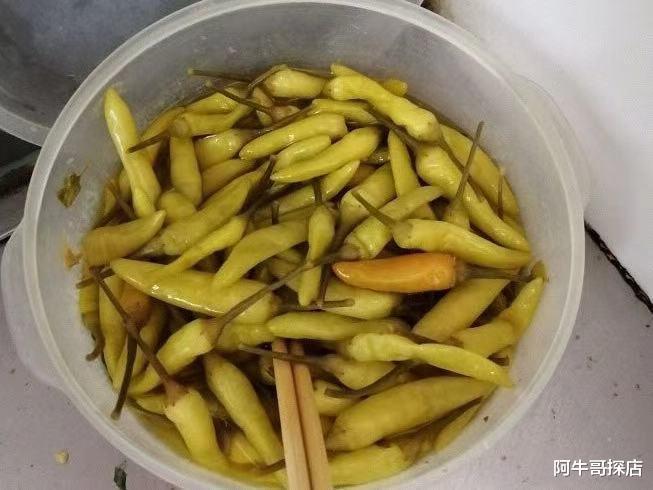 阿牛哥探店 南宁一家“神级”的老友粉店，藏在无名小巷里，每天饭点挤到爆