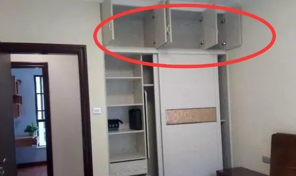 气炸！全权交给亲戚装修的93平新房奇葩缺点一箩筐！该找他赔吗