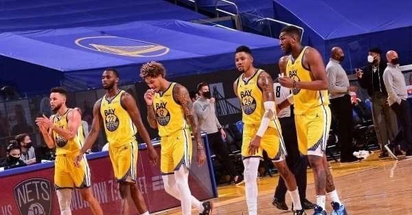 清浅微笑的我|官宣!勇士又一成员离队!库里罕见不满,科尔难了,格林长点心吧