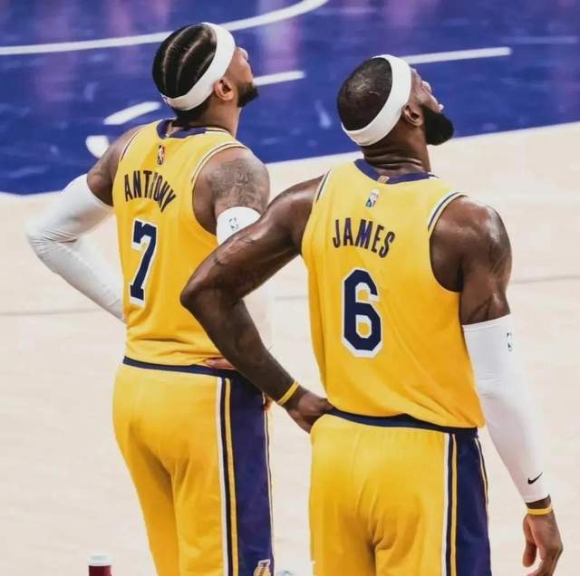 刘华体会讲体育课|安东尼的爆发有原因！詹姆斯甘当绿叶，23岁小老弟帮助他成就佳话