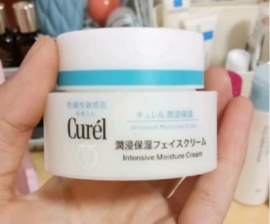 面霜 沙漠皮越用越爱的4款面霜，平价保湿又好用，手中的大牌都不香了
