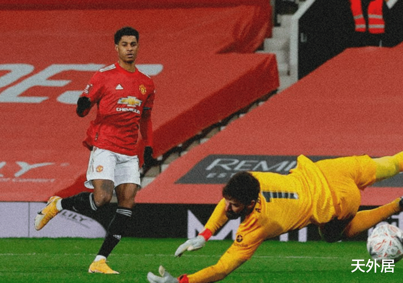 曼聯(lián)|3-2KO利物浦！索帥揚(yáng)眉吐氣，曼聯(lián)一夜宣告復(fù)興，賽季首勝BIG6