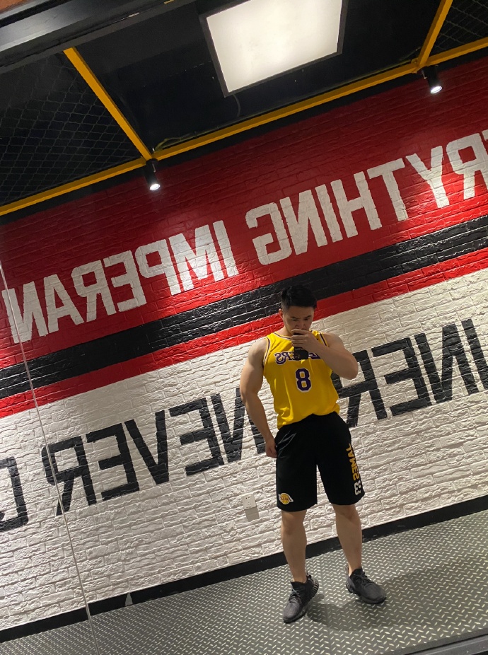 健身圈一哥|一身腱子肉，最爱凹造型，32岁宁波爷们浑身充满原始血性！