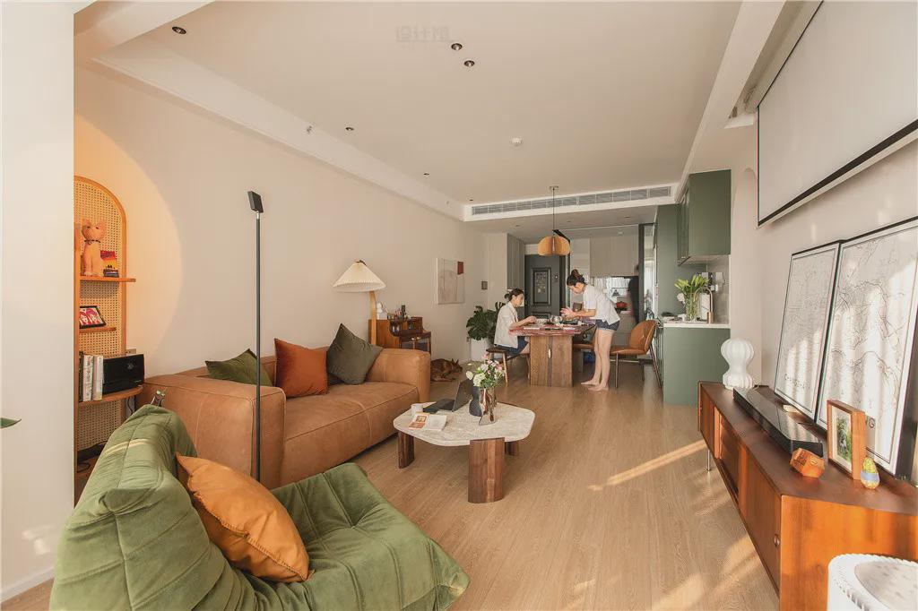 107㎡简约复古，硬装简单设计，以色彩与软装为主，效果高级独特