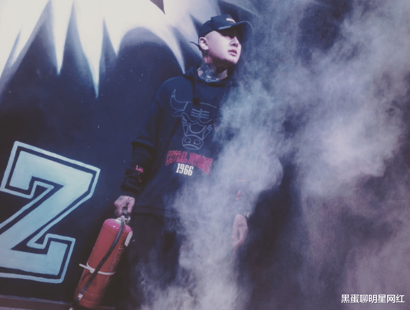 |网红豪情龙哥直播破口大骂，疑似内涵老方丈，李舒克紧急开播澄清