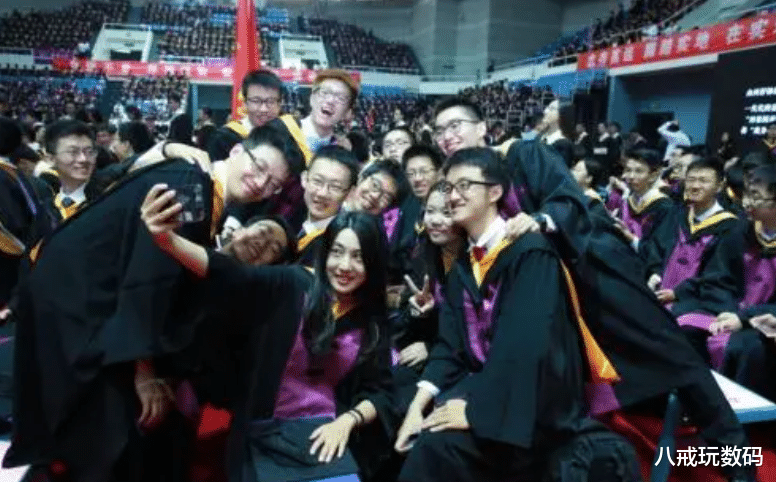 清华大学|清华大学毕业生以前出国的太多,去年终于历史性降到517人