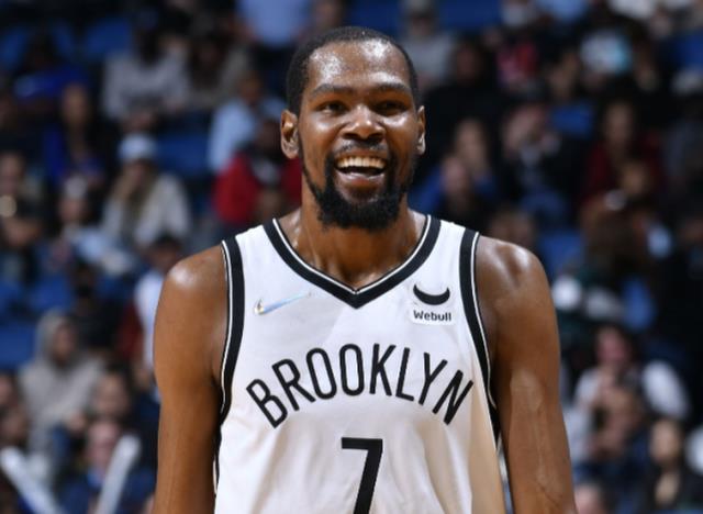 施德胜说情感 最强板凳？阿德单场21分创队史一纪录！哈登KD盛赞：不可思议