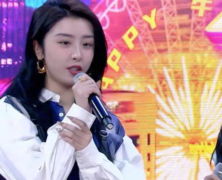 赵小棠|170赵小棠跟180王一博同台，身高差不明显，到底谁谎报了？