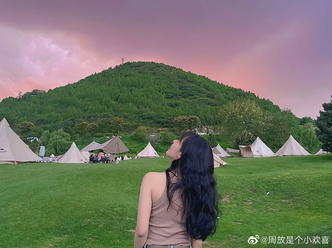 周放|被赞“内娱玫瑰”,28岁官宣嫁给幼儿园同学:娱乐圈的男人,我看不上